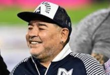 È morto Maradona
