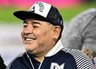È morto Maradona